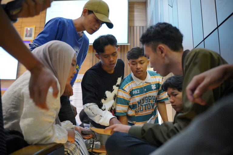 Brand Fashion Lokal Kelas Dunia Hadir di UNIGA : BIENSI (3Second) Gelar Campus Roadshow di Fakultas Kewirausahaan